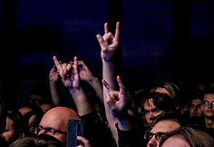 &bdquo;Arch Enemy&ldquo; koncerto akimirka