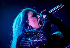 &bdquo;Arch Enemy&ldquo; koncerto akimirka
