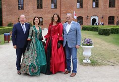 Kauno rajono meras Valerijus Makūnas (kairėje) ir Kauno miesto meras Visvaldas Matijošaitis su Kauno rajono TVIC direktore Aistė Sinkevičiene ir jos pavaduotoja Rima Noreikaite
