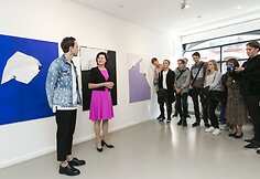 Jurgis Tarabilda ir galerijos vadovė Diana Stomienė atidarė parodą &bdquo;Realybės &scaron;ou&ldquo;