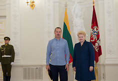 Prezidentė įteikė Žūvančiųjų gelbėjimo kryžius