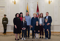 Prezidentė įteikė Žūvančiųjų gelbėjimo kryžius