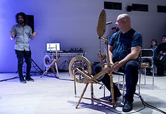 Klaipėdoje vyko &bdquo;Elektroninių sutartinių&ldquo; performansas