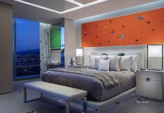 Menininko Damieno Hirsto kurtas brangiausio Las Vegaso viešbučio kambario interjeras
