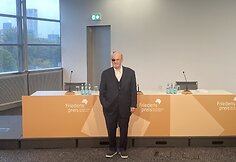 Susitikimas su Salmanu Rushdie Frankfurto knygų mugėje