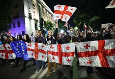 Sakartvele tęsiasi protestai prie&scaron; &bdquo;užsienio įtakos&ldquo; įstatymą