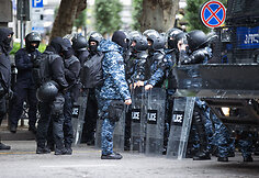 Sakartvele tęsiasi protestai prie&scaron; &bdquo;užsienio įtakos&ldquo; įstatymą