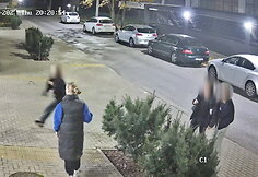 Vaizdo stebėjimo kameromis užfiksuota, kaip paaugliai Kaune niokoja daugiabučio turtą