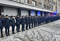 Lietuvos ugniagesiai gelbėtojai Tylos minute pagerbė žuvusio kolegos Rolando Venslauskio atminimą
