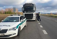 Reido metu pareigūnai tikrino stambiagabaričių automobilių vairuotojus