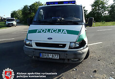 Avarija pasibaigusios dviejų chuligani&scaron;kų motociklininkų gaudynės Alytuje