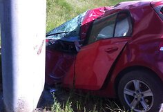 Eismo įvykyje apgadintas automobilis