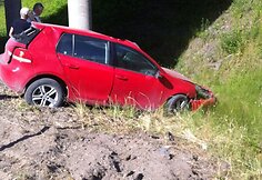 Eismo įvykyje apgadintas automobilis