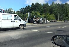 Apvirtęs automobilis