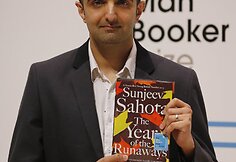 Sunjeev Sahota  su romanu &bdquo;The Year of the Runaways&ldquo;