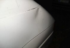Jaunuolių apgadinti automobiliai