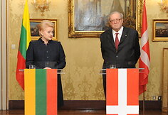 Prezidentė su Maltos ordino vadovu apsikeitė valstybiniais apdovanojimais