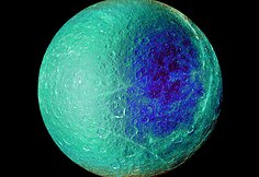 Saturno palydovo Rėjos pusiaujo spalvos skirtumų išryškinimas