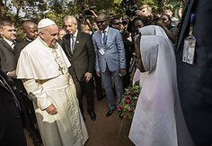 Centrinės Afrikos Respublikoje viešintis popiežius atvyko į mečetę