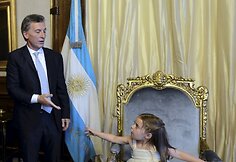 Argentinos vairą perima rinkėjų simpatijų nepraradęs Mauricio Macri