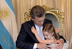 Argentinos vairą perima rinkėjų simpatijų nepraradęs Mauricio Macri