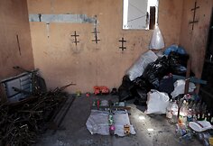 Salvadoro policija užpai&scaron;o gaujų paliekamus grafičius ir kitokius pie&scaron;inius