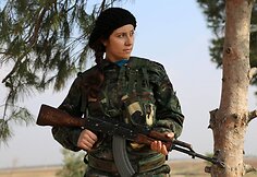 Prieš „Islamo valstybės“ džihadistus kovojančios kurdės