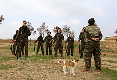 Prieš „Islamo valstybės“ džihadistus kovojančios kurdės