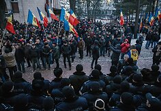 Protestai prie parlamento Modovoje