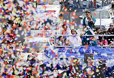 Manila pasitiko &bdquo;Miss visatos&ldquo; nugalėtoją &ndash; Pia Alonzo Wurtzbach
