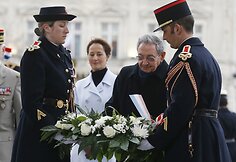Raulio Castro istorinis vizitas Paryžiuje