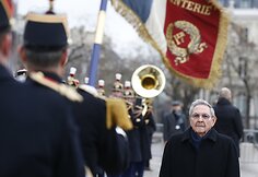 Raulio Castro istorinis vizitas Paryžiuje