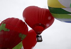 Latvijoje pakilusios į orą balionais susituokė pusšimtis porų