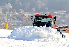 Liepkalnyje gaminamas sniegas ir lyginamos trasos
