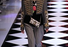„Dolce & Gabbana“ 2016 m. rudens-žiemos kolekcijos modelis