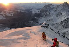 Po trijų metų pertraukos alpinistai vėl bandys pasiekti Everesto vir&scaron;ūnę