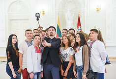 Prezidentė susitinka su Luhansko srities ukrainiečių mokiniais