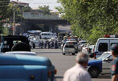 Ginkluota grupė užėmė policijos ir Vidaus reikalų ministerijos pajėgų pastatą Jerevane