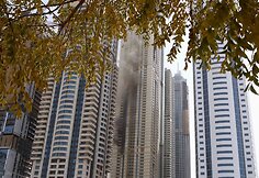 Dubajuje dega vienas dangoraižių