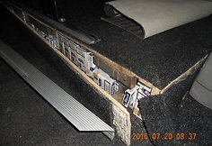 Mikroautobuse slėpta cigarečių kontrabanda