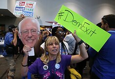 Bernie Sandersą palaikantys amerikiečiai Filadelfijoje