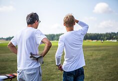 Sėkmingai startavo istorinis skrydis „Drauge sklandytuvais virš Baltijos šalių“