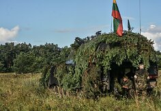 Lietuvos kariuomenės savaeigės haubicos PzH2000 pratybose &bdquo;Ugninis griausmas&ldquo;