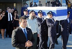 Shimono Pereso laidotuvių ceremonija Izraelyje