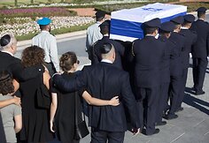 Shimono Pereso laidotuvių ceremonija Izraelyje
