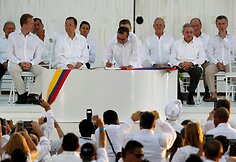 Juanui Manueliui Santosui premija skirta už pastangas nutraukti pusę &scaron;imtmečio Kolumbiją krečiantį konfliktą su sukilėlių grupuote FARC