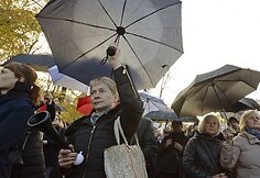 Per Lenkiją ritasi nauja protestų banga dėl planų suvaržyti moterų teisę nutraukti nė&scaron;tumą