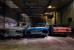 Apleistų prabangių automobilių ie&scaron;kančio fotografo laimikiai visoje Europoje