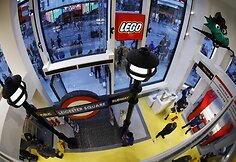 Londone atidaryta didžiausia pasaulyje &bdquo;Lego&ldquo; parduotuvė