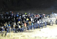 &Scaron;iaurės Dakotoje, spaudžiant &scaron;alčiui, protestuotojai vaikyti vandens patrankomis